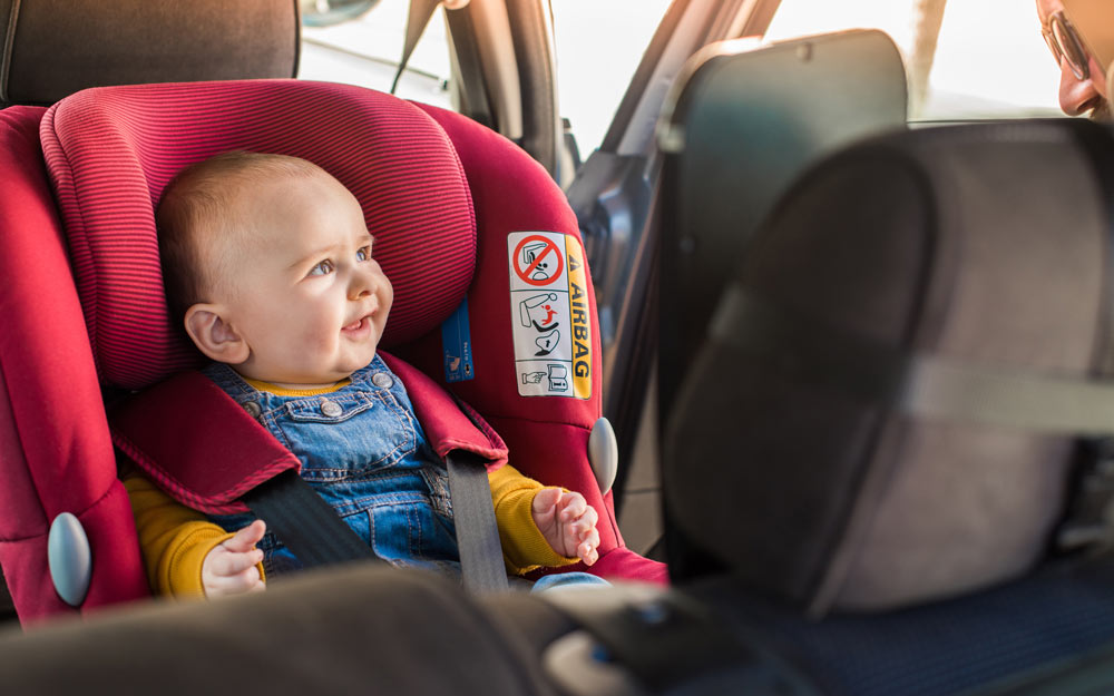 Bambino sul Seggiolone Sorride al Papa Bambino sul Seggiolone Sorride al Papa